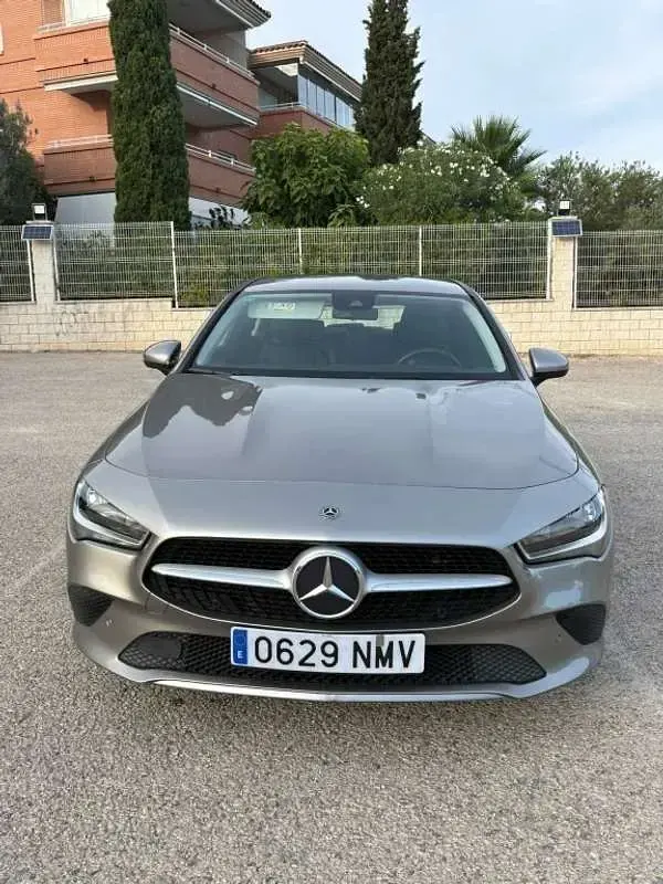 Usado Mercedes CLA200 Shooting Brake 163 CV (119 kW) 2020 Beige Familiar