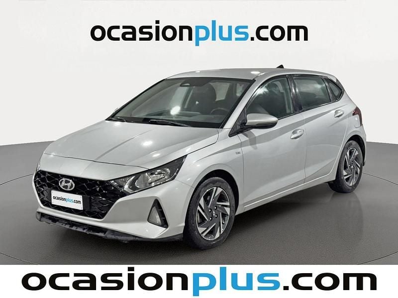 Usado Hyundai i20 100 CV (73 kW) 2022 Gris plata Utilitario