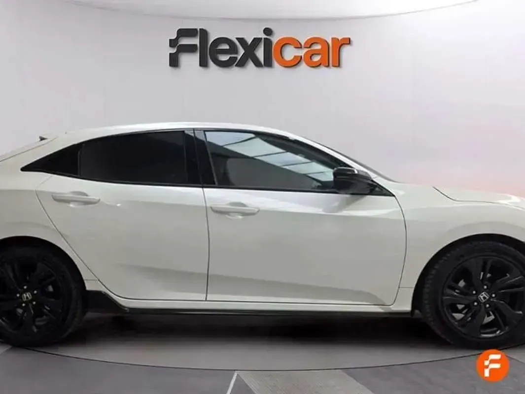 Usado Honda Civic Dynamic 126 CV (92 kW) 2019 Blanco Utilitario
