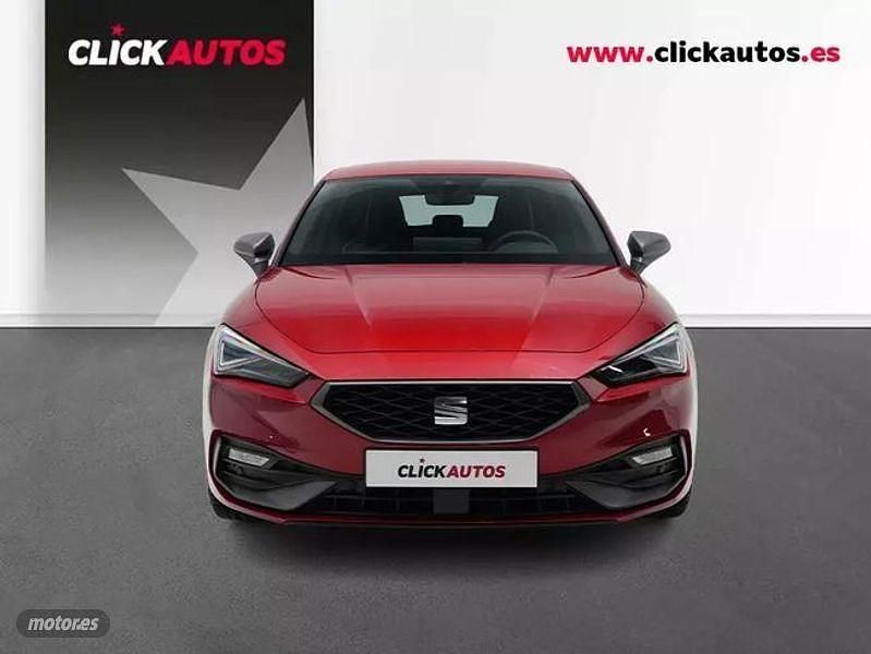 Usado Seat Leon FR 150 CV (110 kW) 2025 Rojo Berlina