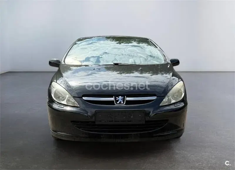 Usado Peugeot 307 CC 138 CV (101 kW) 2004 Negro Descapotable