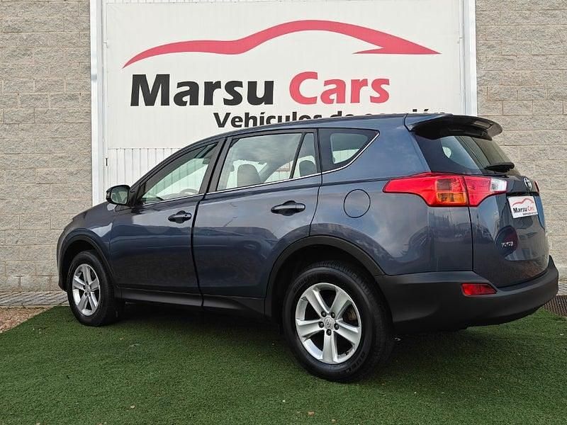 Usado Toyota RAV4 Advance 124 CV (91 kW) 2014 Gris / plata SUV