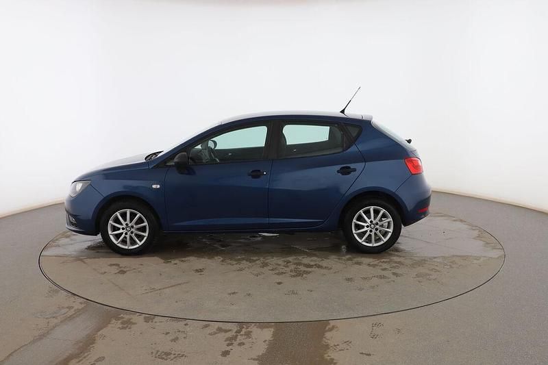 Usado Seat Ibiza Reference 70 CV (51 kW) 2014 Azul Berlina