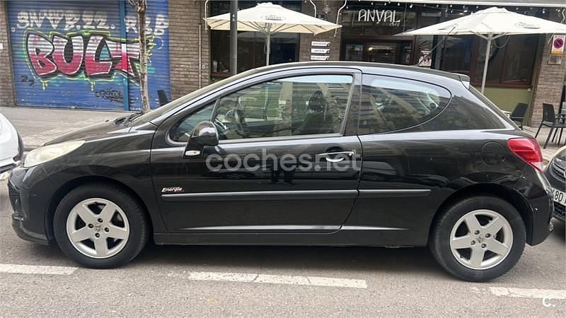 Usado Peugeot 207 95 CV (69 kW) 2010 Negro Berlina