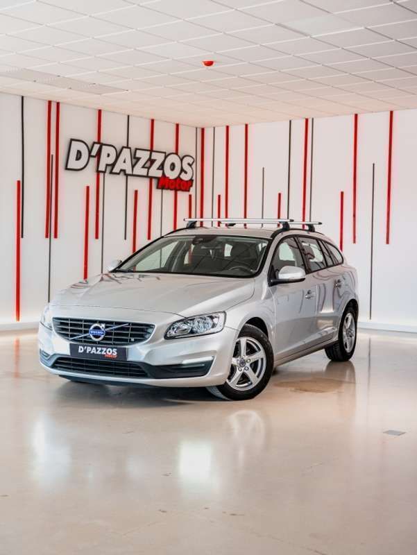 Plateado Usado 2019 Volvo V60 Summum Familiar | 16.999 € (Buen precio) - Imagen 1/4