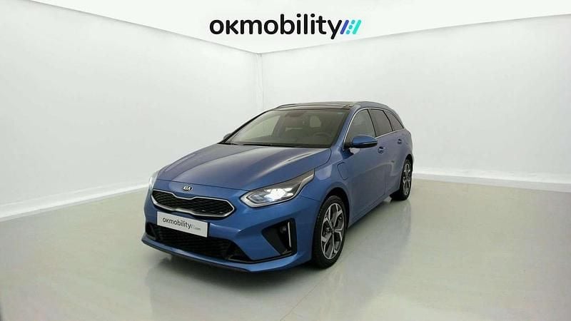 Usado Kia Ceed 136 CV (100 kW) 2021 Azul Utilitario