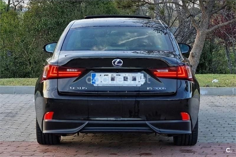 Usado Lexus IS300h Sport Line 223 CV (164 kW) 2014 Negro Berlina