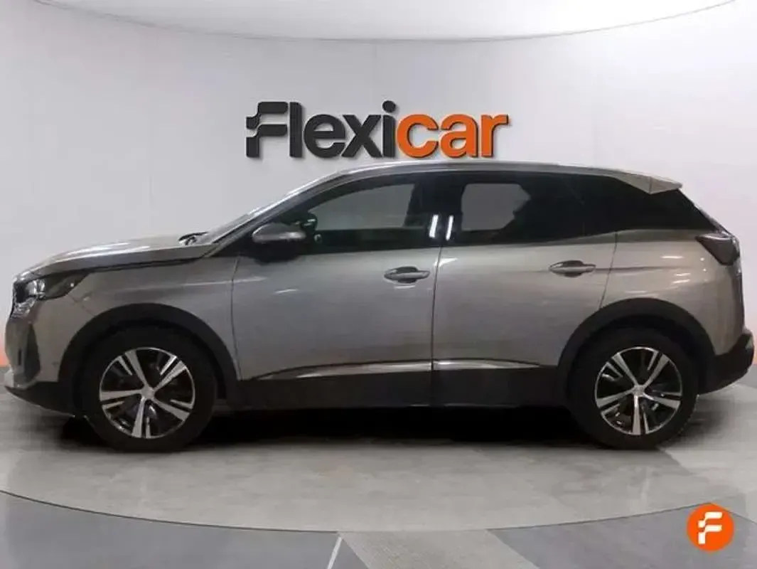 Usado Peugeot 3008 Allure 131 CV (96 kW) 2021 Gris SUV