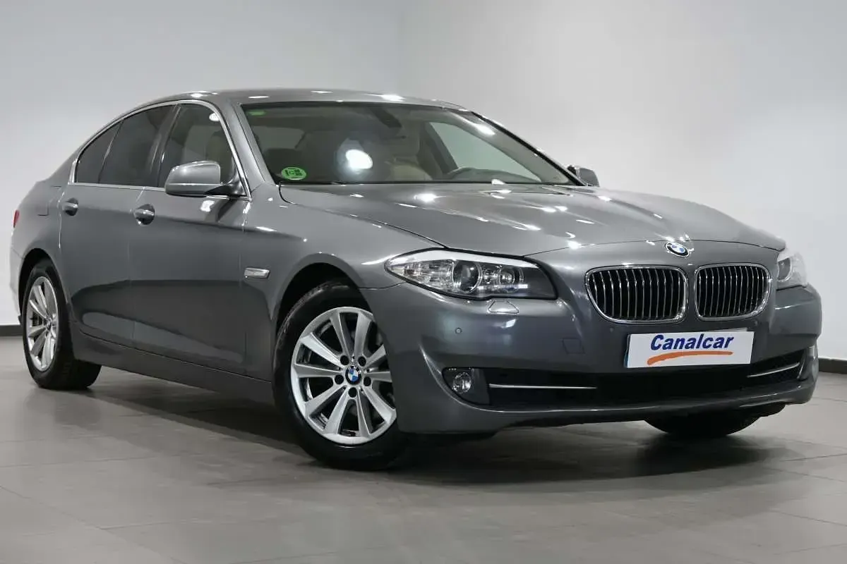 Usado BMW 523 204 CV (150 kW) 2010 Gris Berlina