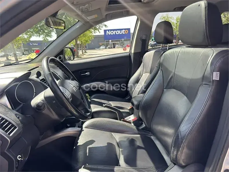 Usado Mitsubishi Outlander Plus 156 CV (114 kW) 2008 Gris / plata SUV