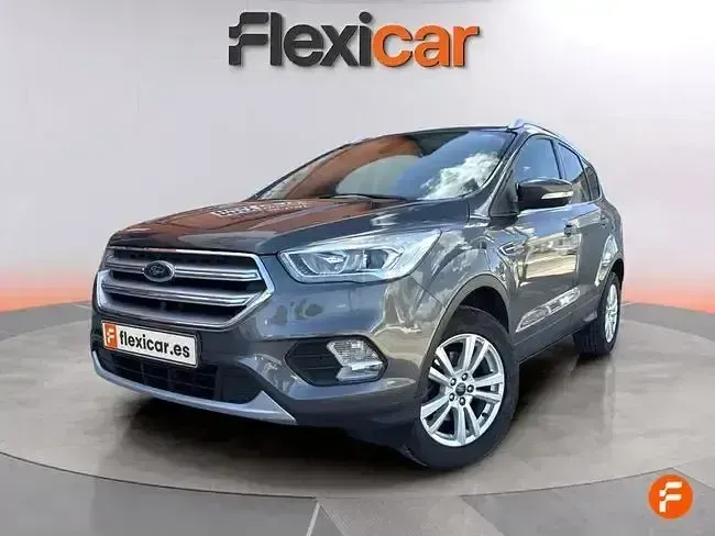 Usado Ford Kuga Trend+ 120 CV (88 kW) 2018 Gris SUV