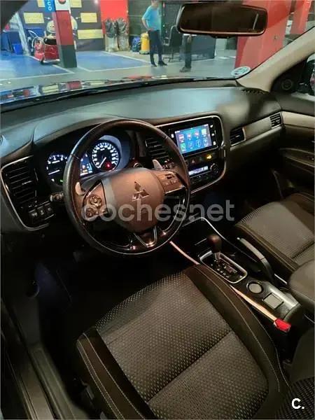 Usado Mitsubishi Outlander Motion 150 CV (110 kW) 2017 Marrón SUV