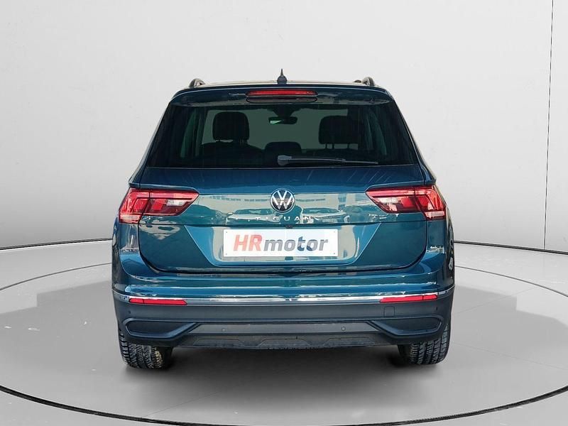 Usado VW Tiguan Life 150 CV (110 kW) 2022 Azul SUV