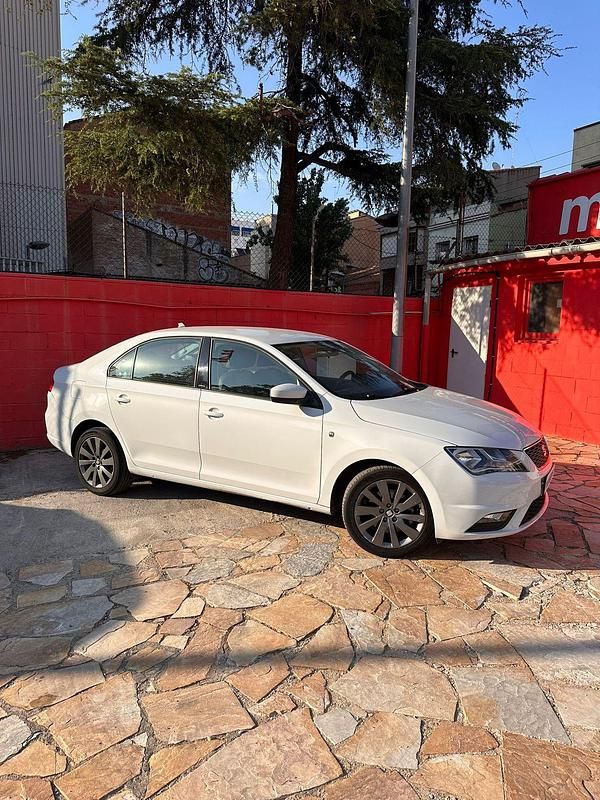 Usado Seat Toledo I-Tech 105 CV (77 kW) 2015 Blanco Berlina