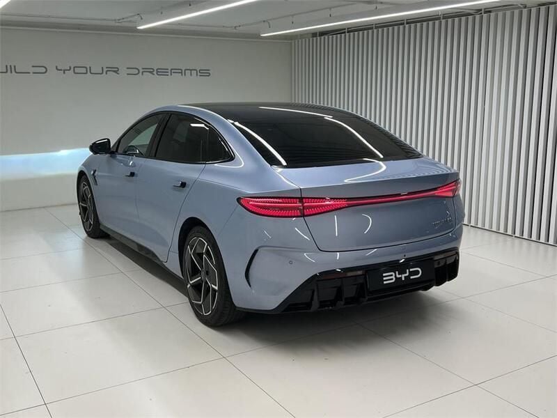 Usado BYD Seal Design 230 kW (313 CV) 2024 Ice blue Berlina