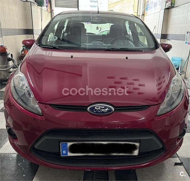 Granate Usado 2009 Ford Fiesta Trend Utilitario | 4000 € (Buen precio) - Imagen 1/4