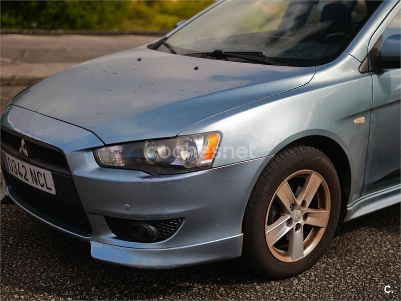 Usado Mitsubishi Lancer Sportback Invite 140 CV (102 kW) 2008 Azul Berlina