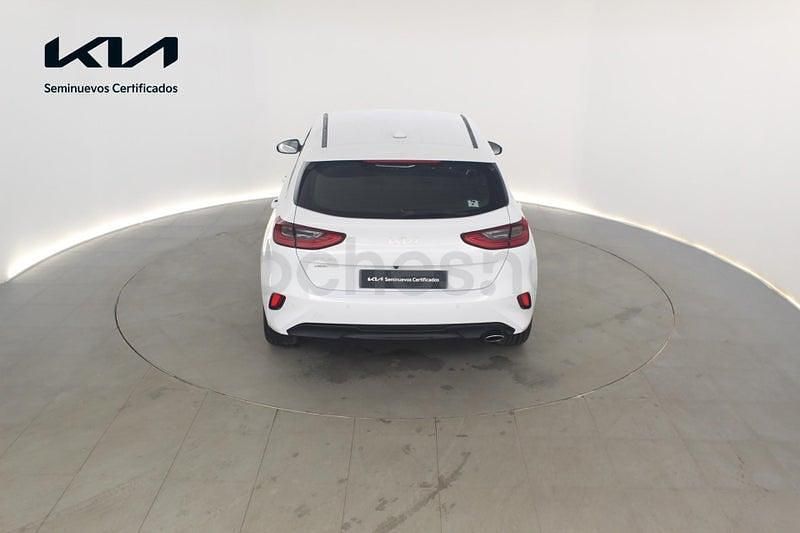 Usado Kia Ceed 100 CV (73 kW) 2025 Blanco Utilitario