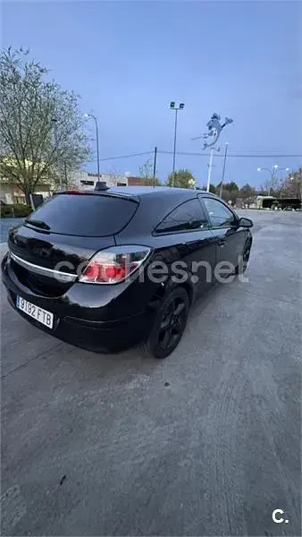 Usado Opel Astra GTC Enjoy 100 CV (73 kW) 2007 Negro Berlina