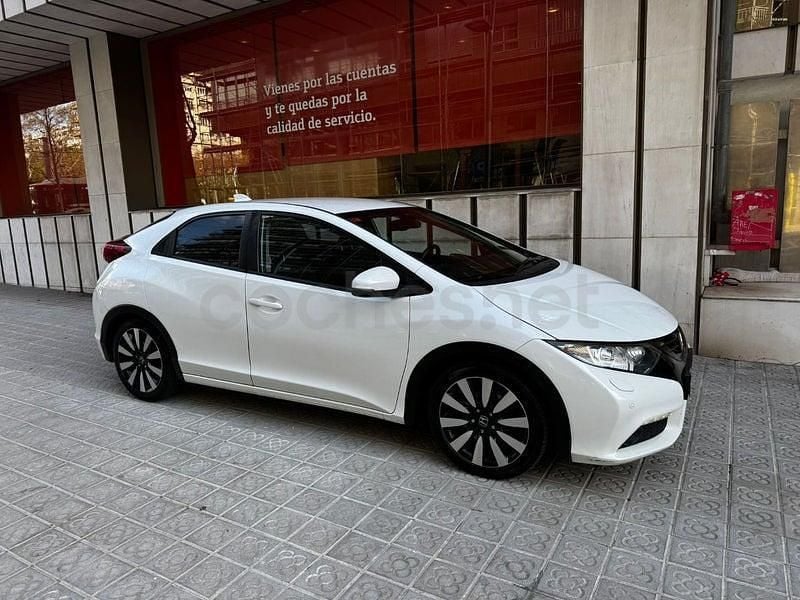 Usado Honda Civic Lifestyle 120 CV (88 kW) 2014 Blanco Berlina