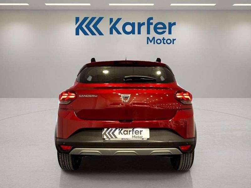 Usado Dacia Sandero Essentiel 101 CV (74 kW) 2021 Burdeos Utilitario