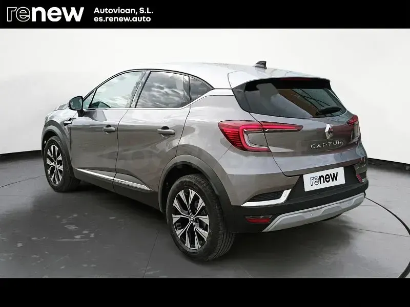 Usado Renault Captur Techno 140 CV (102 kW) 2022 Gris / plata SUV