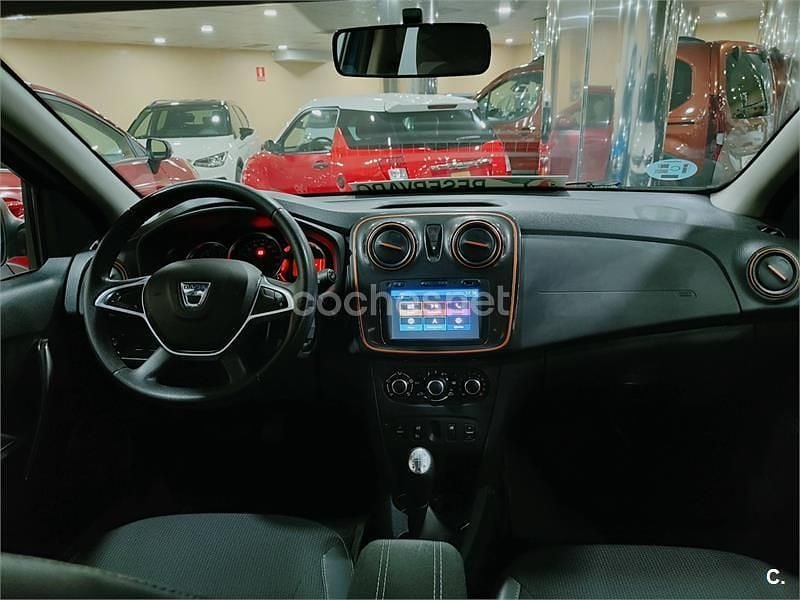 Usado Dacia Sandero 90 CV (66 kW) 2018 Azul Berlina