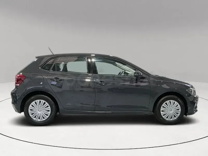 Usado VW Polo Advance 95 CV (69 kW) 2018 Gris / plata Utilitario