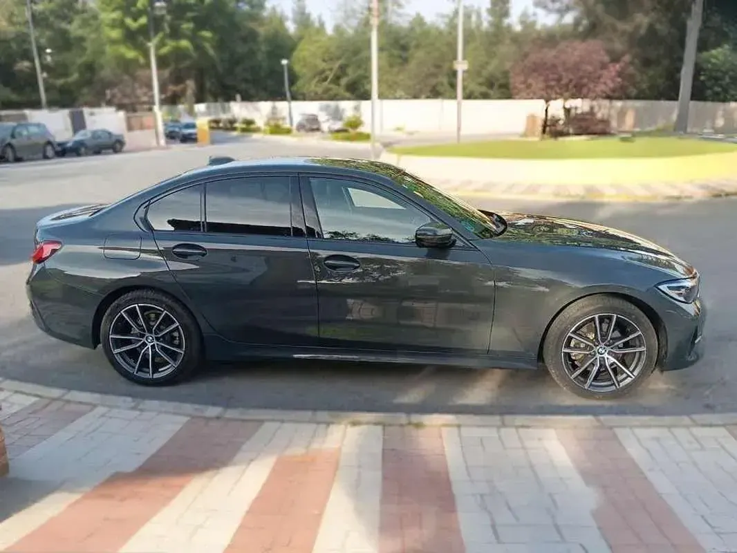 Usado BMW 320 190 CV (139 kW) 2019 Gris Berlina