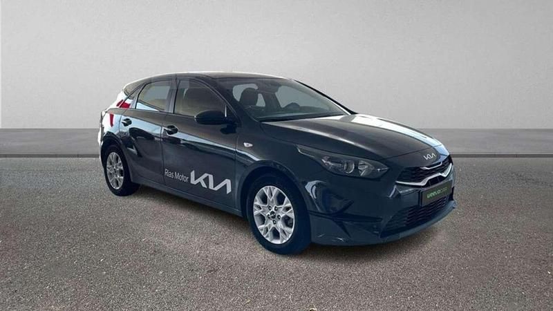 Usado Kia Ceed 120 CV (88 kW) 2023 Gris Utilitario
