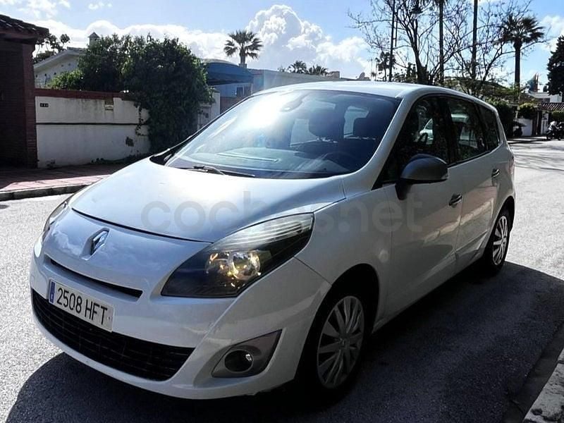 Usado Renault Scénic III Dynamique 110 CV (80 kW) 2011 Blanco Monovolumen