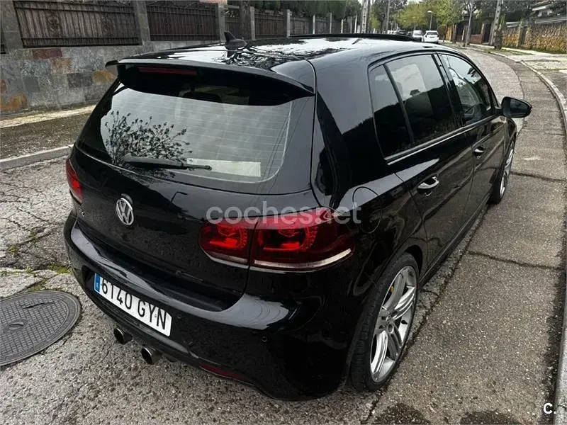 Usado VW Golf VI R 271 CV (199 kW) 2010 Negro Utilitario