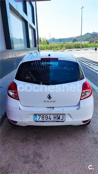 Usado Renault Clio IV Business 75 CV (55 kW) 2012 Blanco Berlina