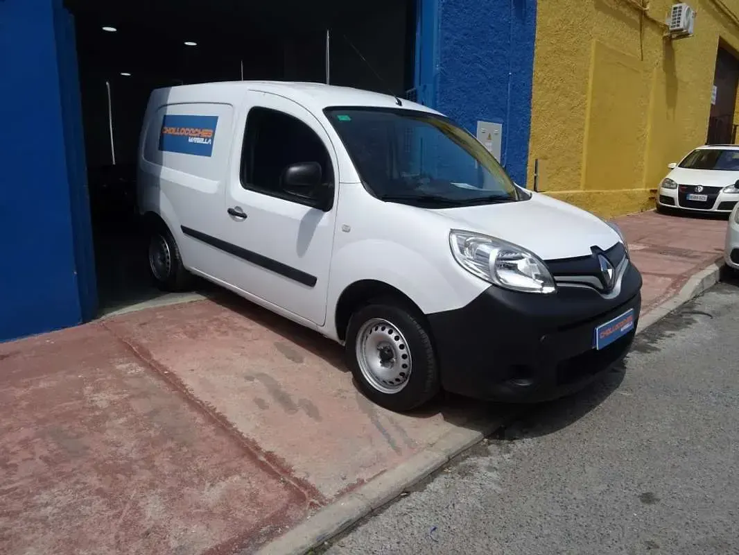 Usado Renault Kangoo 75 CV (55 kW) 2018 Blanco Monovolumen