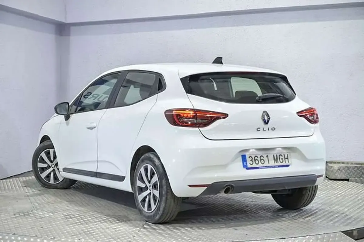Usado Renault Clio Equilibre 101 CV (74 kW) 2023 Blanco Utilitario