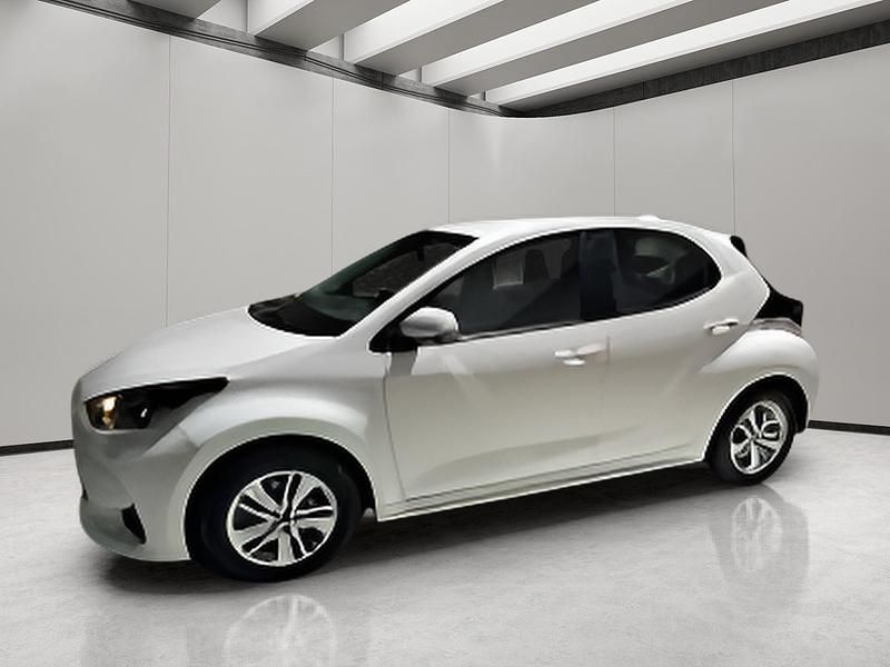 Usado Mazda 2 Comfort 116 CV (85 kW) 2023 Blanco Utilitario
