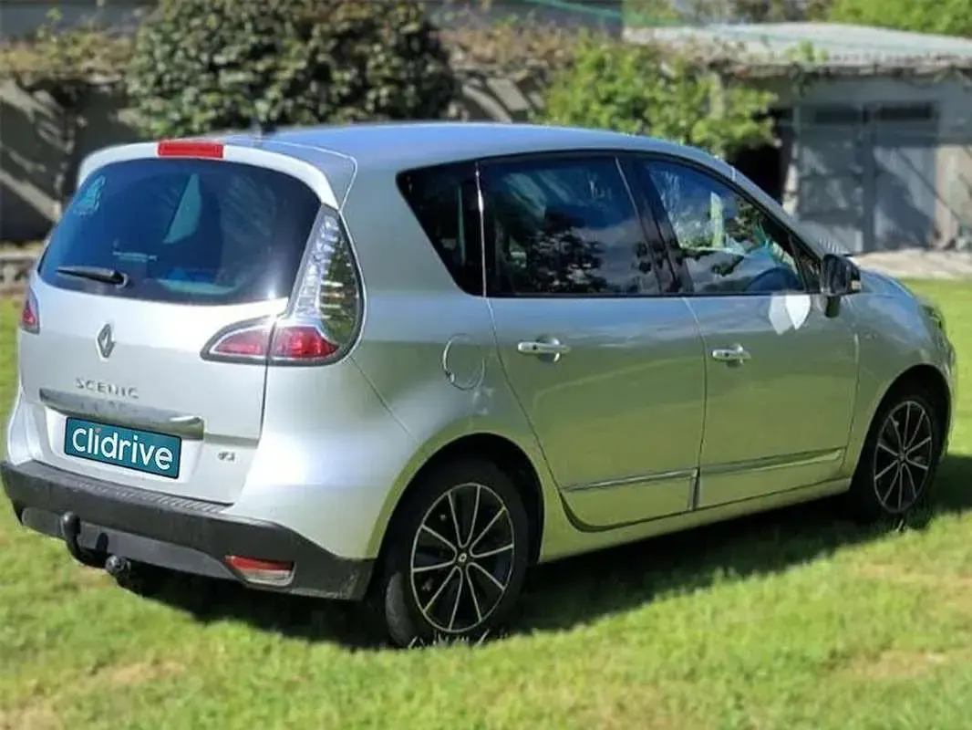 Usado Renault Scenic E-Tech Bose Edition 131 CV (96 kW) 2014 Gris Monovolumen
