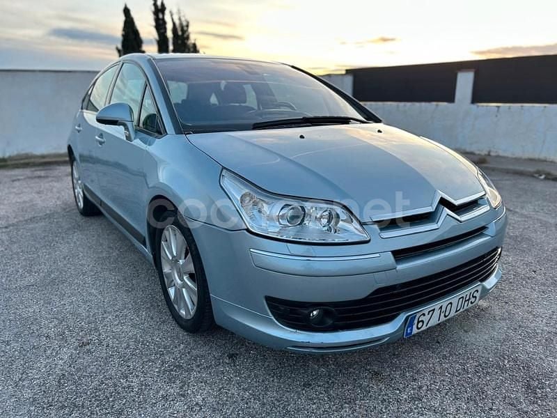 Gris / plata Usado 2005 Citroën C4 Exclusive Berlina | 3640 € (Precio justo) - Imagen 1/4
