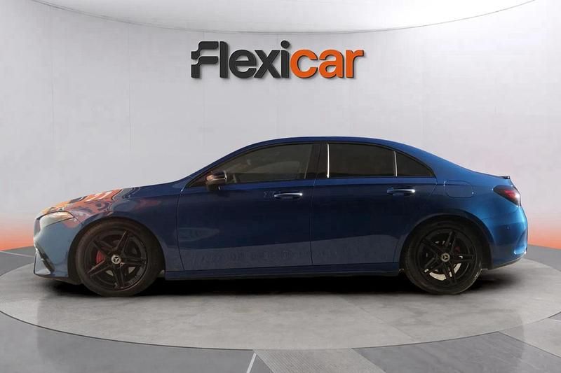 Usado Mercedes A180 136 CV (100 kW) 2024 Azul Berlina