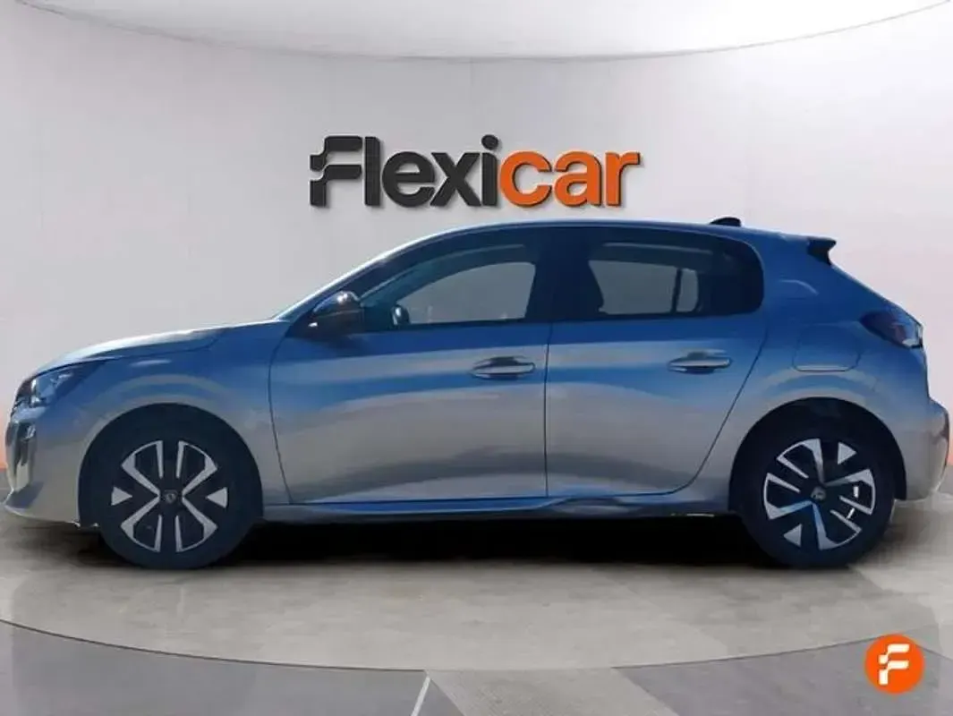 Usado Peugeot 208 Active 102 CV (75 kW) 2024 Gris Utilitario