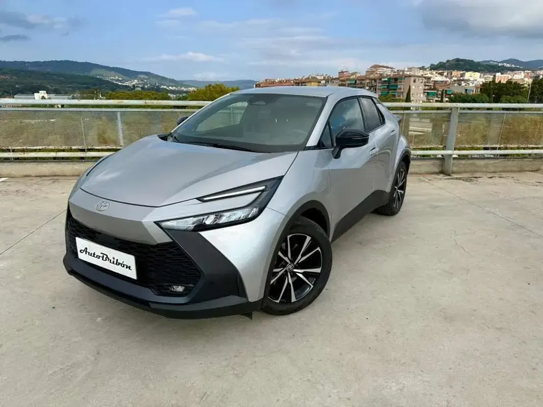 Usado Toyota C-HR Advance 223 CV (164 kW) 2024 Plateado SUV
