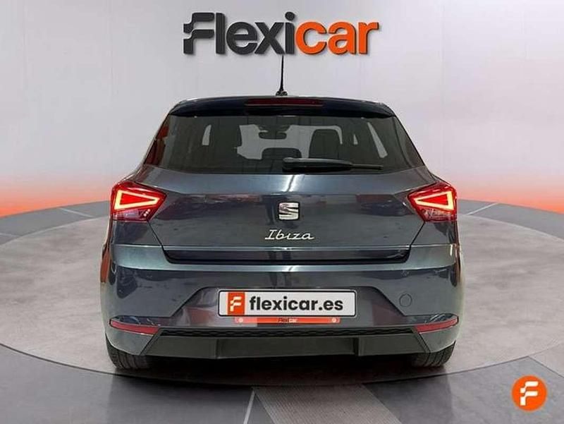 Usado Seat Ibiza 116 CV (85 kW) 2024 Gris Utilitario