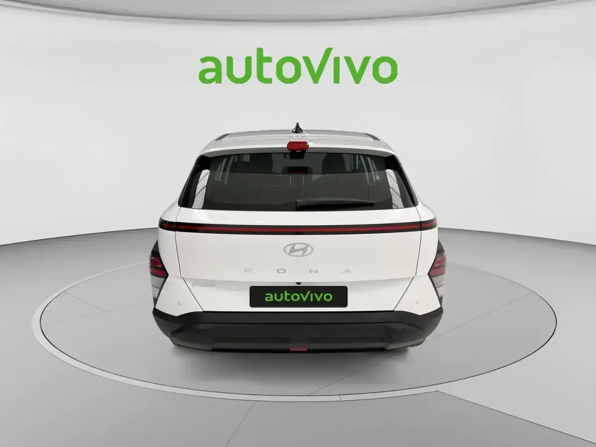 Usado Hyundai Kona 100 CV (73 kW) 2025 Blanco SUV