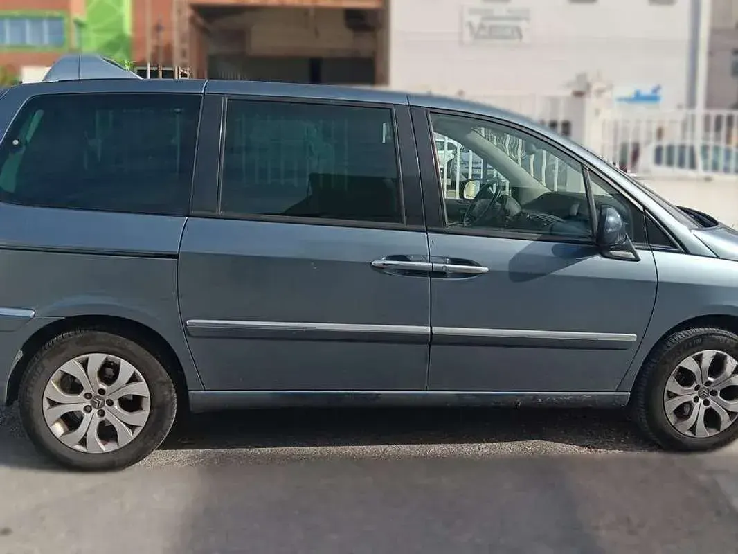 Usado Citroën C8 Exclusive 131 CV (96 kW) 2010 Gris Monovolumen