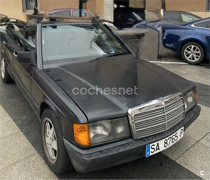 Usado Mercedes 190 94 CV (69 kW) 1988 Negro Berlina