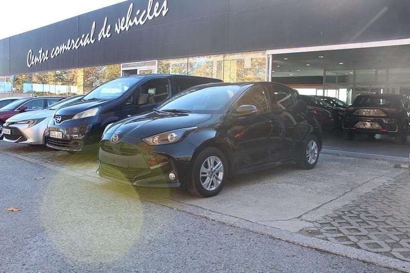 Negro Usado 2023 Mazda 2 Center-Line Utilitario | 16.450 € (Precio justo) - Imagen 1/4