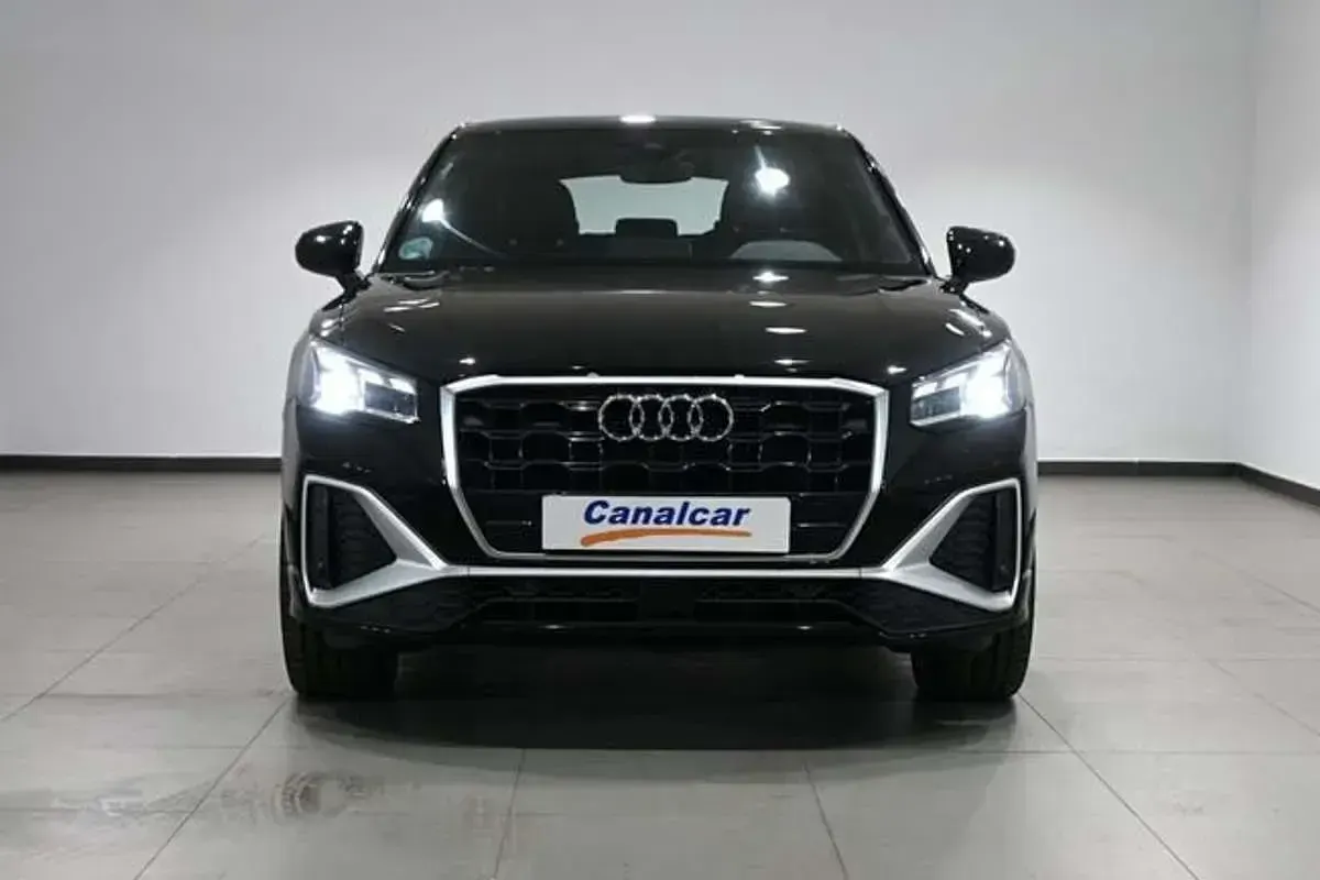 Usado Audi Q2 S-Line 116 CV (85 kW) 2024 Negro SUV