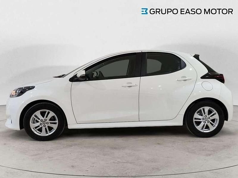 Usado Toyota Yaris Hybrid Business Edition 116 CV (85 kW) 2022 Blanco Utilitario