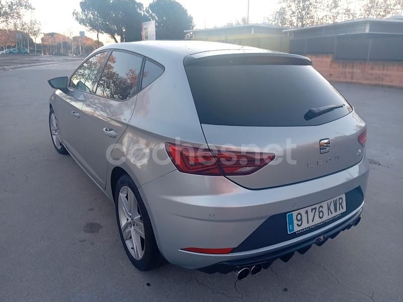 Usado Seat Leon FR 150 CV (110 kW) 2020 Gris / plata Berlina