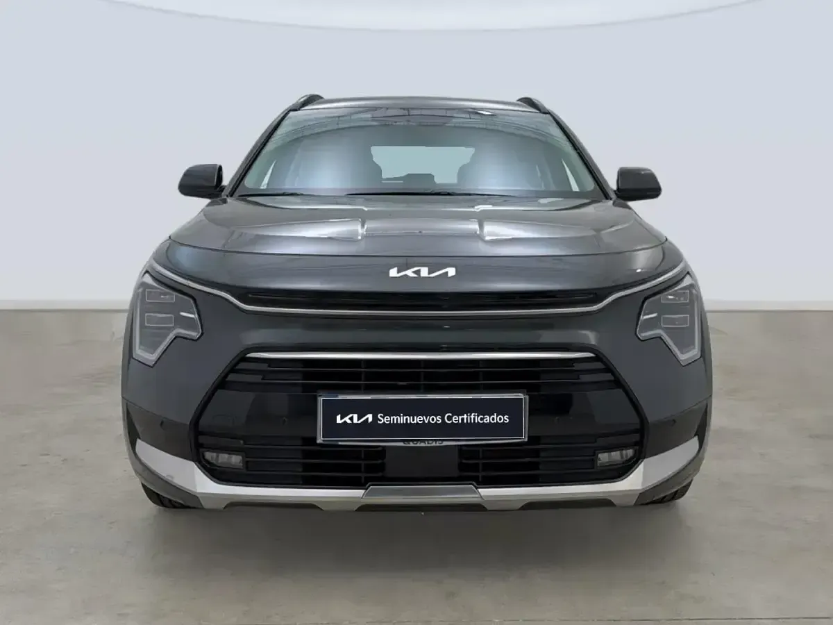 Usado Kia Niro 129 CV (94 kW) 2025 Gris SUV